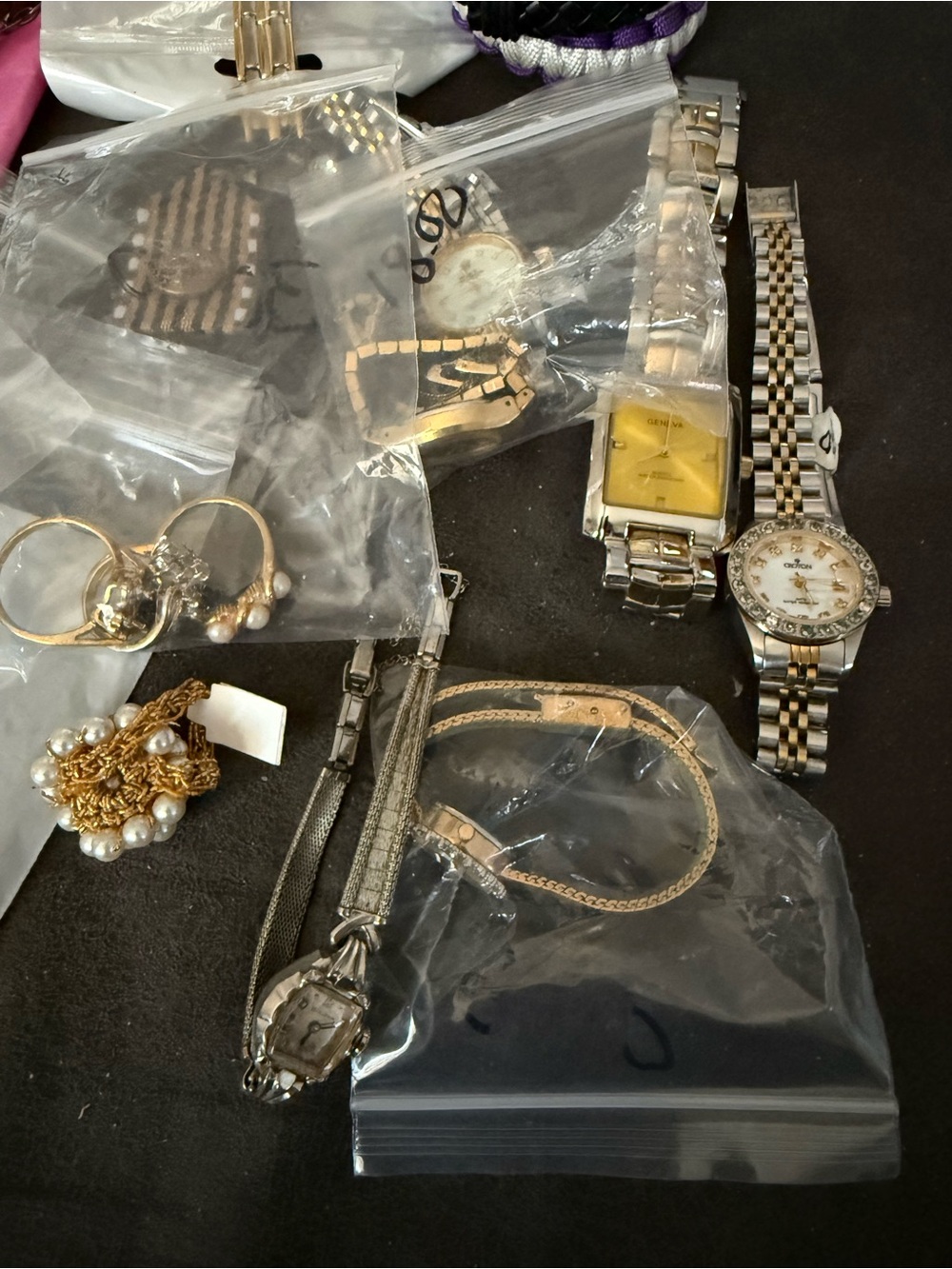 Bag of jewelry watches rings necklaces some vintage - Picture 5 of 8